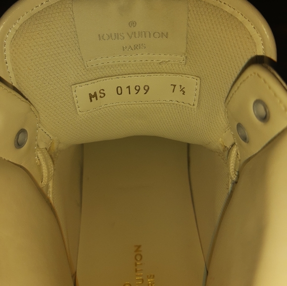 White Louis Vuitton hightop sneakers - Picture 6 of 7